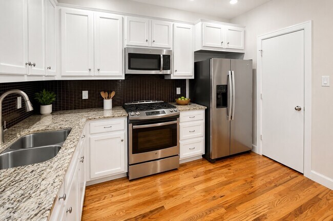 Building Photo - 2710 Hullsmith Dr