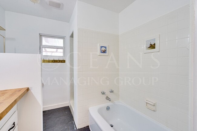 Building Photo - Historic GEM! – The First Female-Built Home in Holly Hill