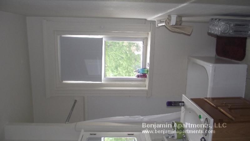 Building Photo - 127 Sutherland Rd