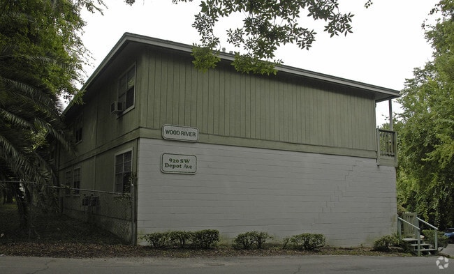 Building Photo - Woodriver Apts
