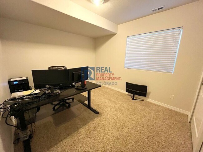 Building Photo - 10831 Fossil Dust Dr
