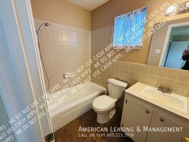 Building Photo - 4417 Willowglen St