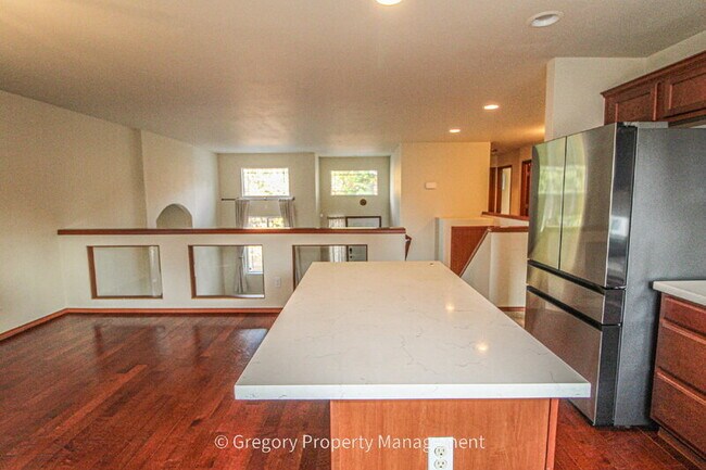 Building Photo - 14622 4th Ave W