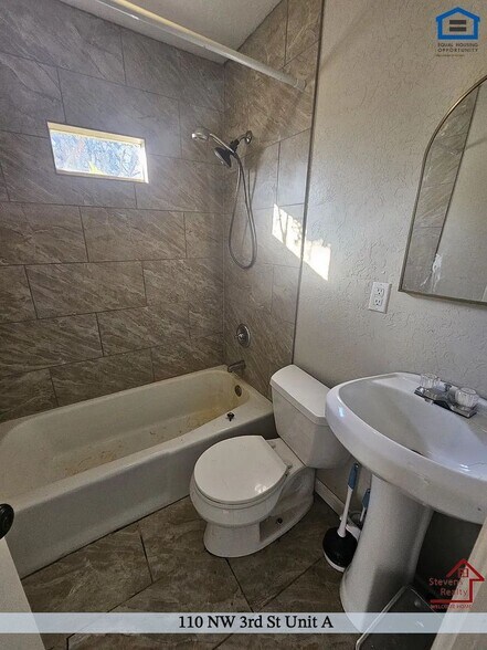 Building Photo - 110 NW 3rd St