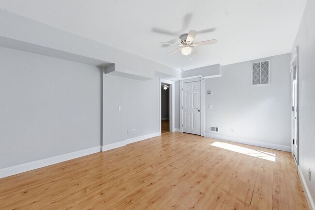 Building Photo - 1901 Spencer St