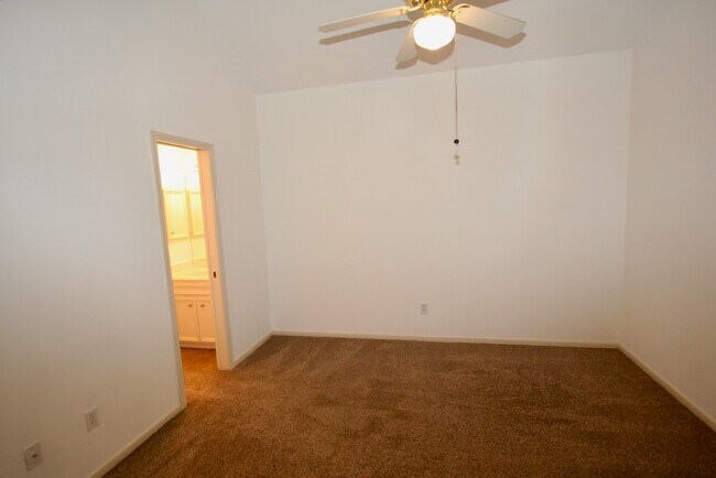 Building Photo - 6706 Prairie Dunes Dr