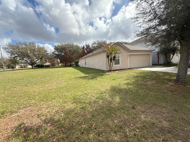 Building Photo - 2065 Whispering Trails Blvd