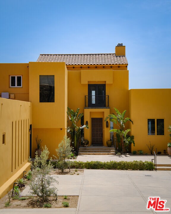 Building Photo - 3235 Rambla Pacifico St