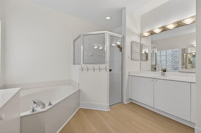 Building Photo - 6249 NW 78th Manor