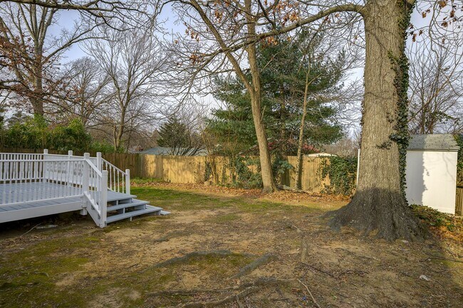 Building Photo - Charming 3BR Home with Fenced Backyard & Patio in Silver Spring