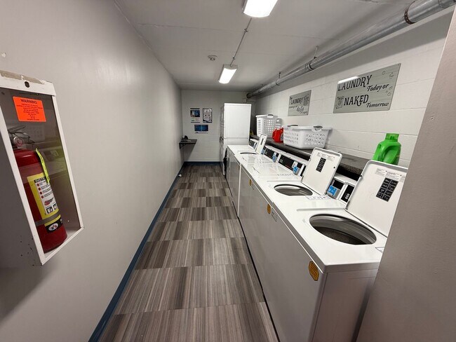 Building Photo - Beaver Plaza - 103