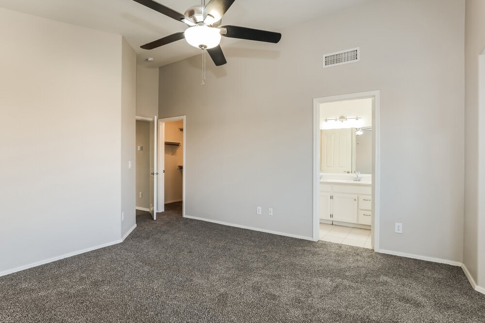 Building Photo - 12218 W Cambridge Ave