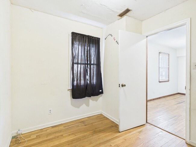 Building Photo - 124 Henrico St