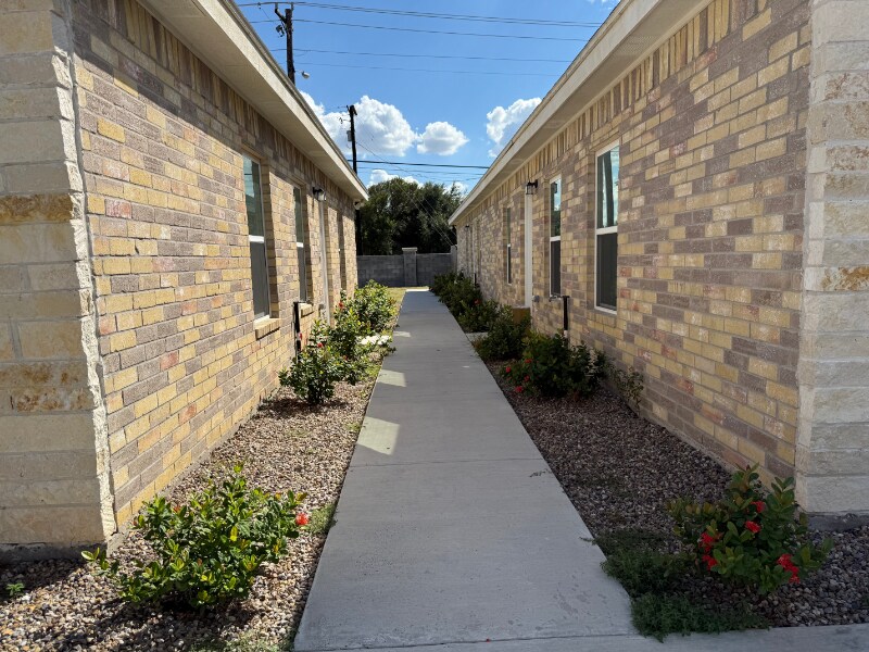 Building Photo - 1610 W Broome St