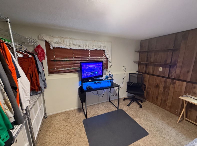 Building Photo - 13005 Lowell Ct