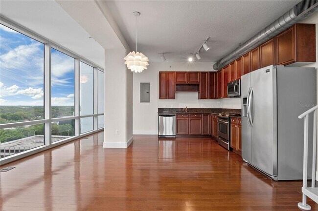 Building Photo - 150 E Robinson St