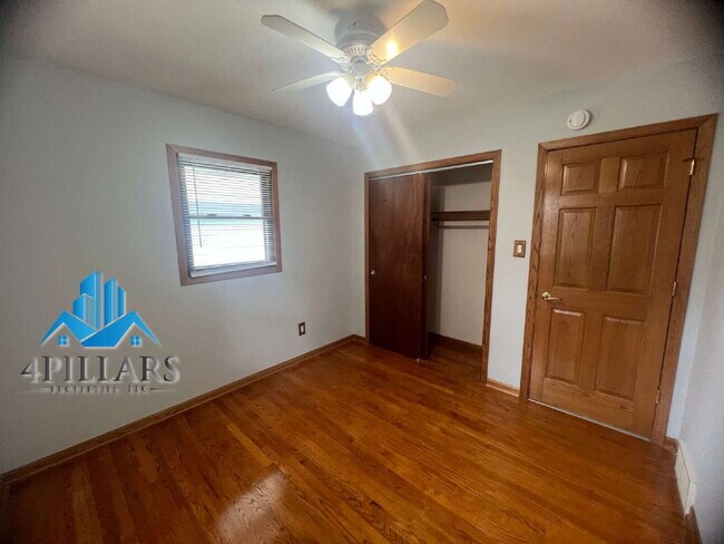 Building Photo - "Charming 3-Bedroom Haven with Finished Basement & Gleaming Hardwood Floors in Hammond!"