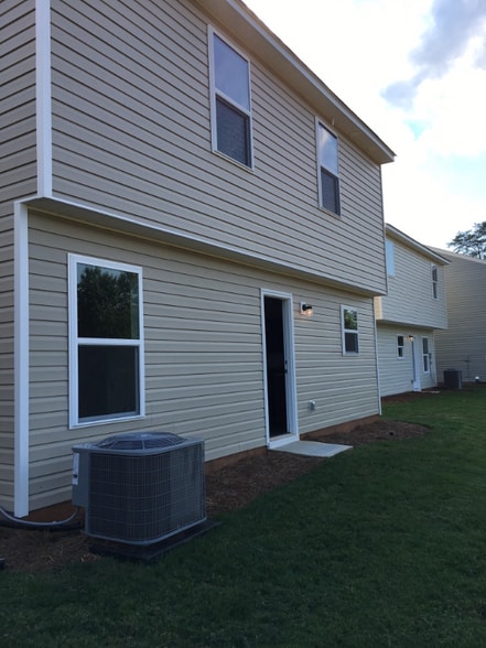 Building Photo - 61 Jones Creek Cir