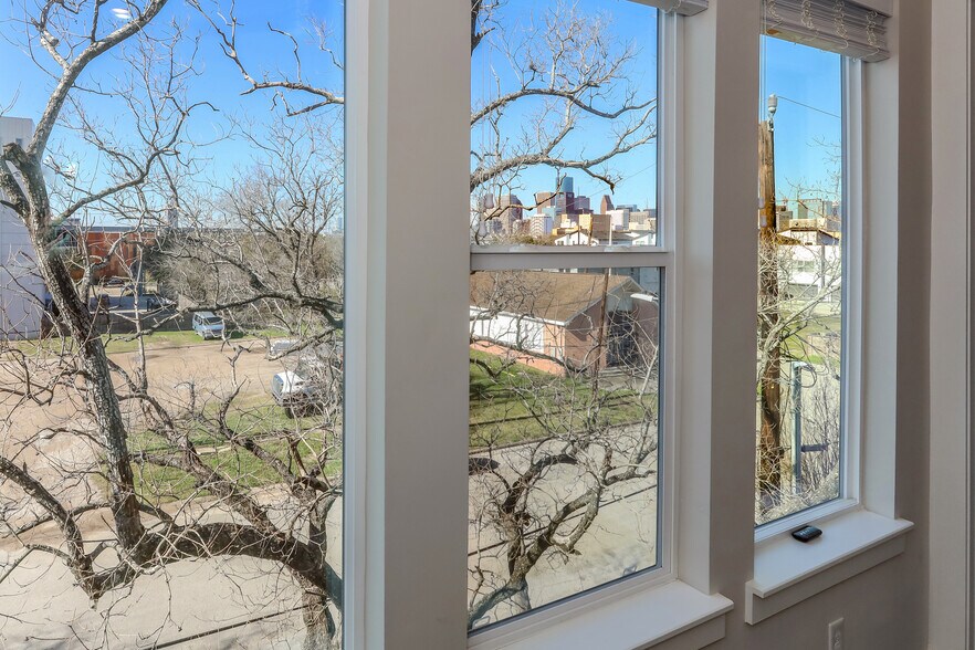 3rd Floor Bedroom - 3107 Saint Charles St