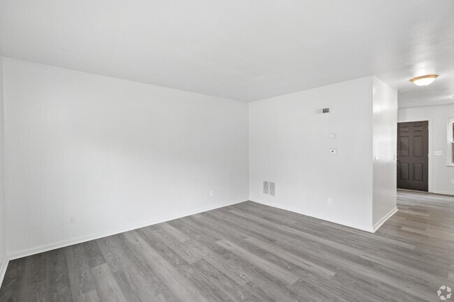 Building Photo - 3515 W Siebenthaler Ave