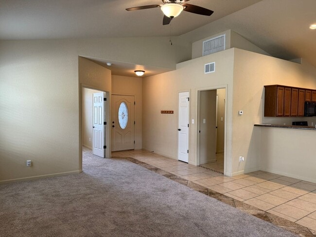 Building Photo - Beautiful 4 bedroom, 2 bath, 3 car garage ...