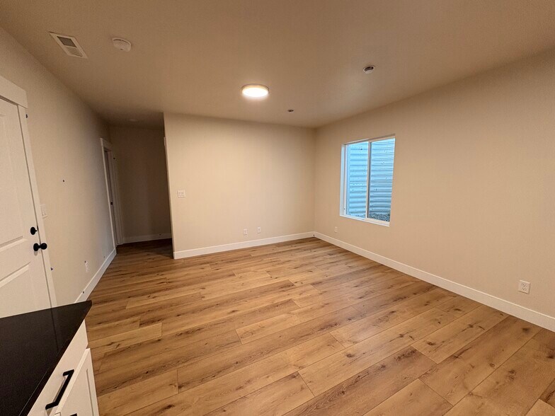 Building Photo - 5472 N Orville St