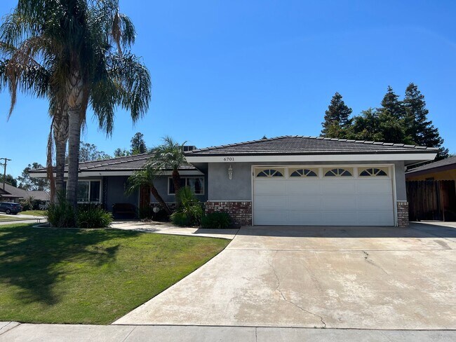 Primary Photo - NW Home with Pool & Shop