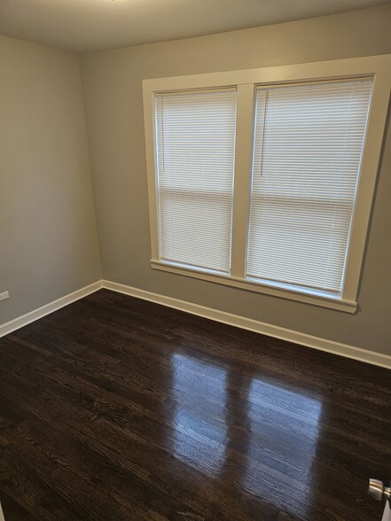 Building Photo - 7627 S King Dr