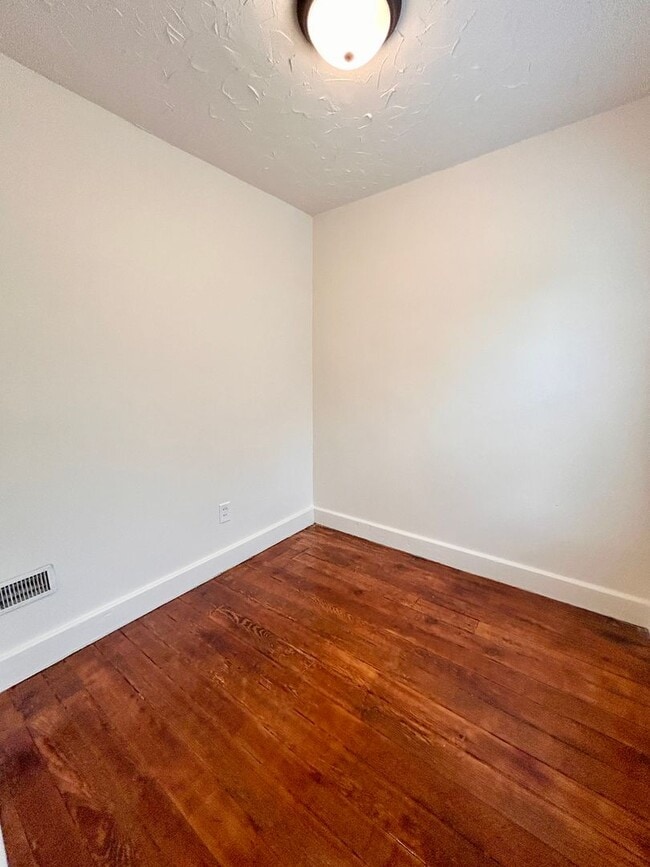 Building Photo - Beautifully Updated Home in Lancaster City!