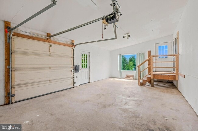 Building Photo - 856 Spriggs Rd