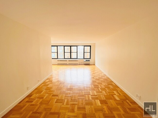 Building Photo - 145 4th Ave