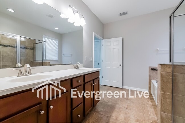 Building Photo - 15303 Long Cypress Dr