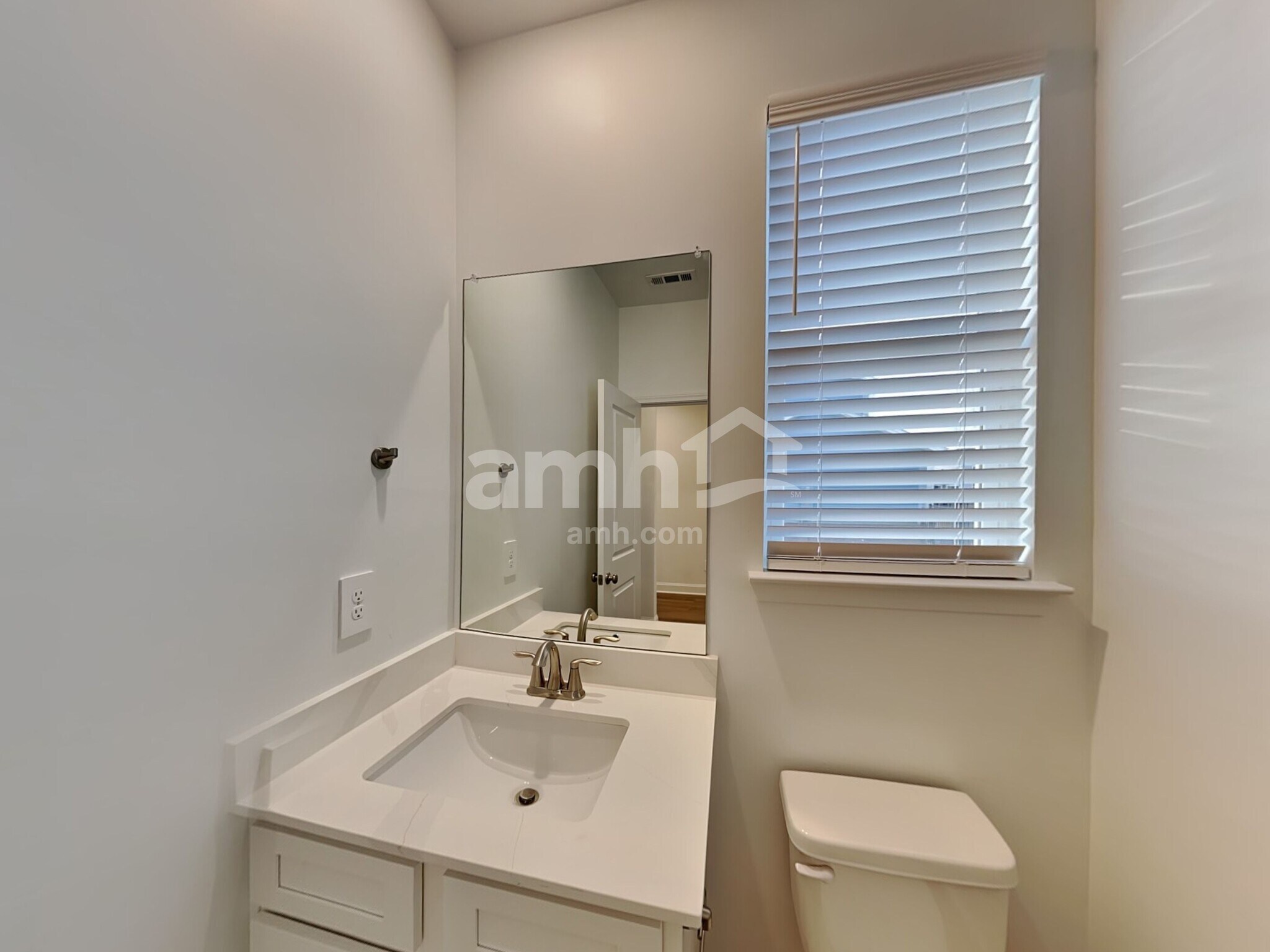 Building Photo - 209 Chase Ln