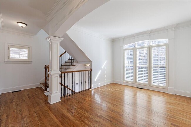 Building Photo - 1012 Madeline Ln