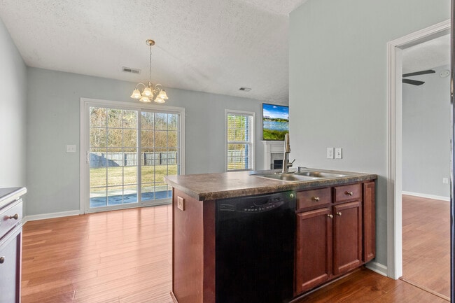 Building Photo - 2842 Weathersby Dr