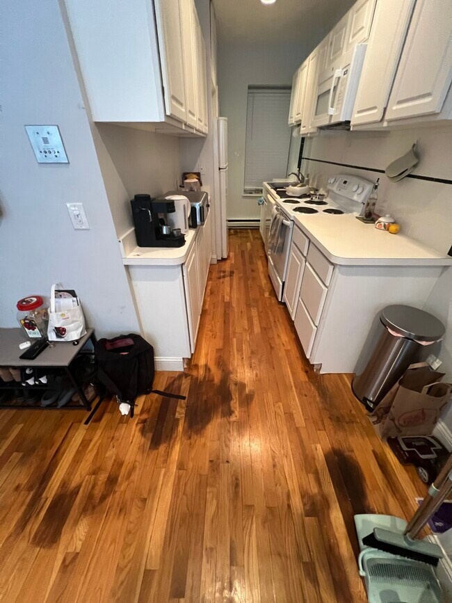 Building Photo - 57 Westland Ave