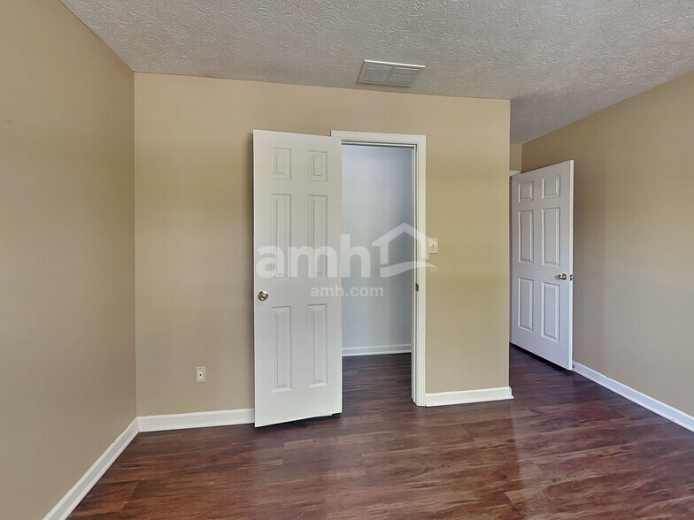 Building Photo - 1432 Mimosa Ct