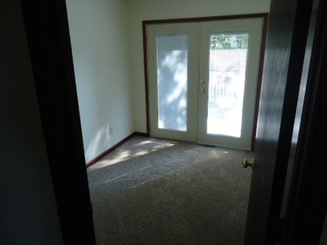 Building Photo - 1523 Viking Ave