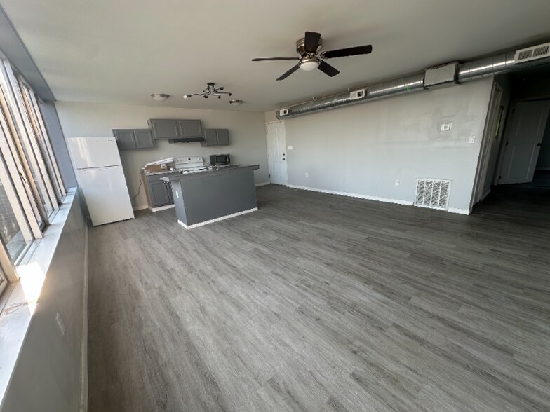 Primary Photo - 2838 Linden Ave