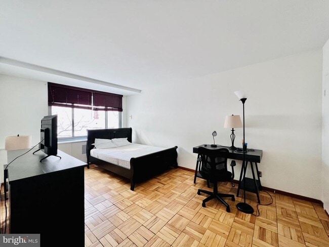 Building Photo - 4200 Cathedral Ave NW