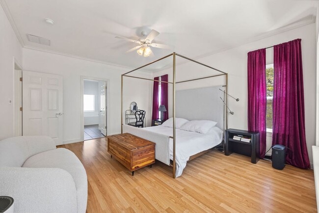 Building Photo - Spacious 3-Bedroom, 2.5 Bathroom Home in Woods Creek - Prime Bentonville Location