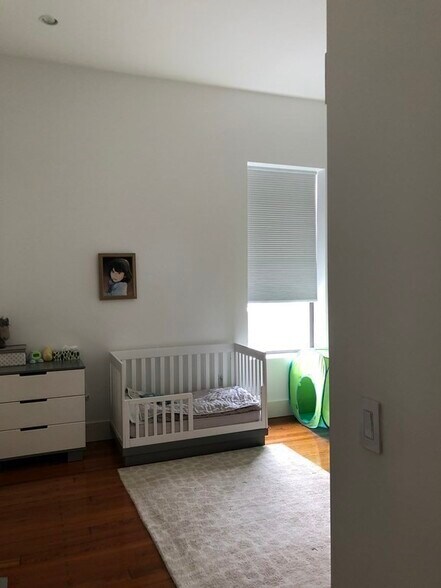 Building Photo - 305 Cambridge St