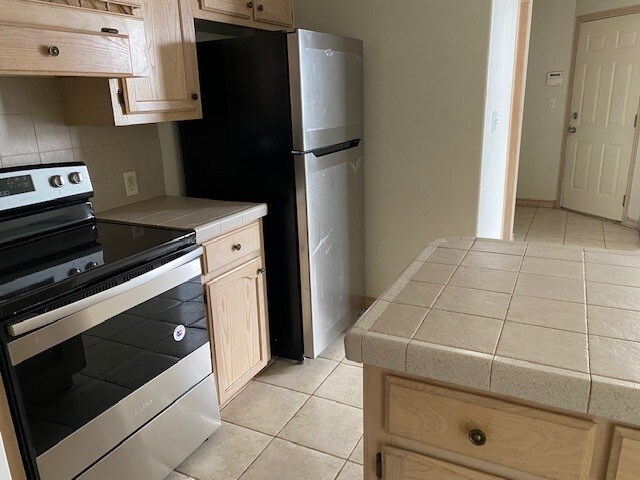 Building Photo - 2408 N I St