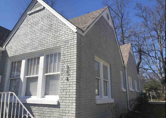 Building Photo - 854 5th St W