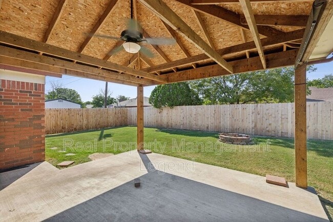 Building Photo - 327 Alyse Rd