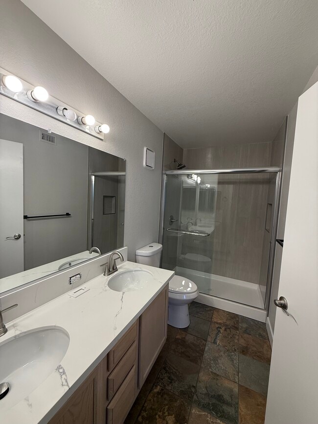 Building Photo - 7950 W Flamingo Rd