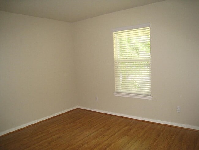 Building Photo - 93 Paradise Valley Dr