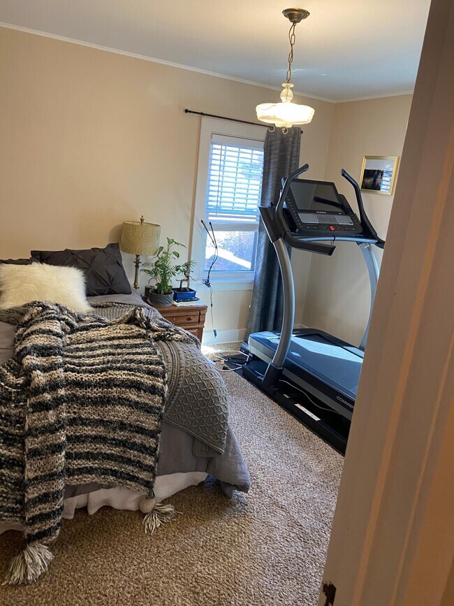 Building Photo - 4407 Pine St