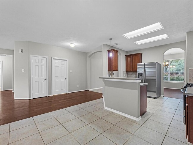Building Photo - 23301 Tuttle Ct
