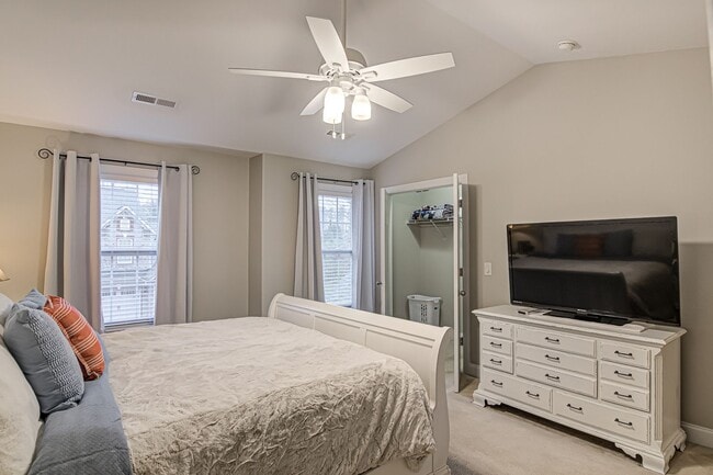 Building Photo - Fully Furnished 3BR/2.5BA Townhome – Private Community – Available 12/5